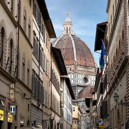 Apartmán De' Servi Al Duomo - Charming Italy Tour *